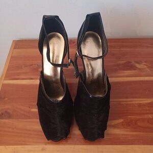 Ladies Peep Toe Suede Black Heels with Ankle Strap Size 9